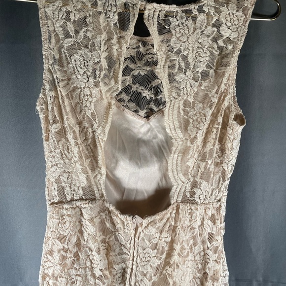 Darlin’ cream lace women’s backless, dress small - Teen 13/14 -formal - Picture 4 of 5